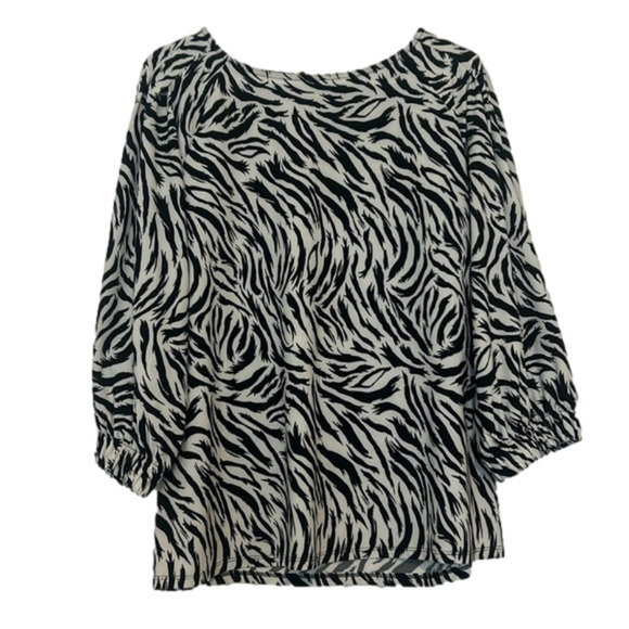 Halogen Hidden Button Long Sleeve Blouse in Black Feather Tiger, Large - Picture 1 of 10